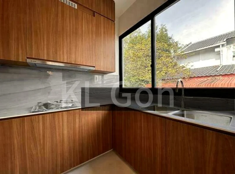 6 Bed Terraced House (Landed) for Sale in  Opera Estate - Image 8