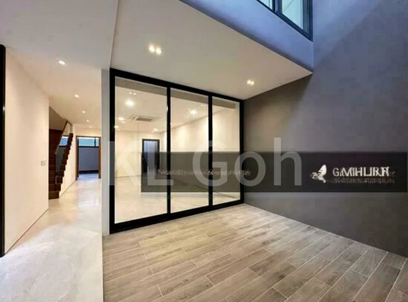 6 Bed Terraced House (Landed) for Sale in  Opera Estate - Image 11