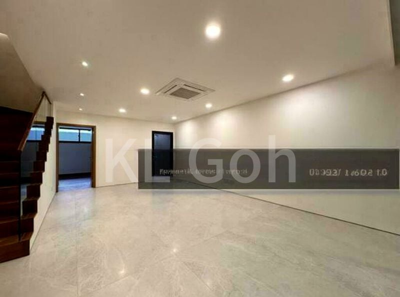 6 Bed Terraced House (Landed) for Sale in  Opera Estate - Image 10