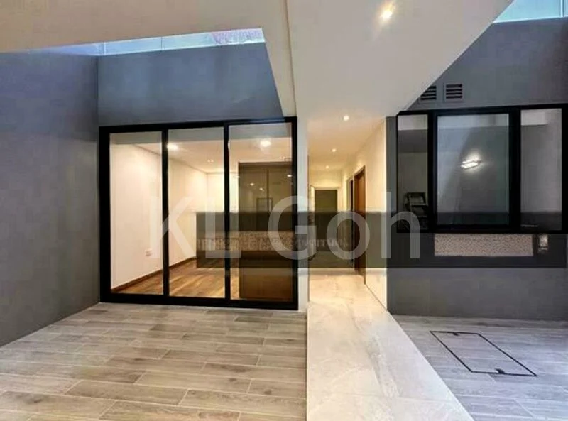 6 Bed Terraced House (Landed) for Sale in  Opera Estate - Image 9
