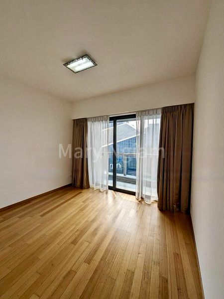 3 Bed Condo for Rent in  Marina Bay Residences - Image 14