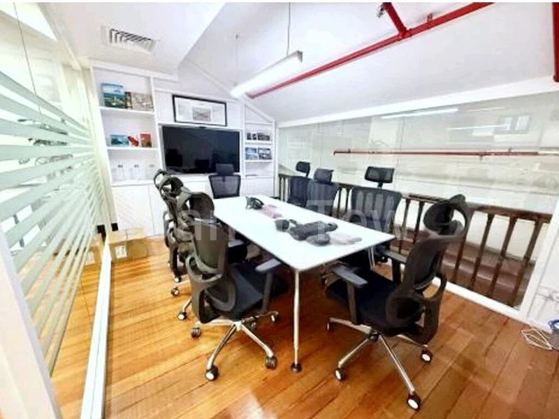 Office for Rent: Capital Square - Image 1