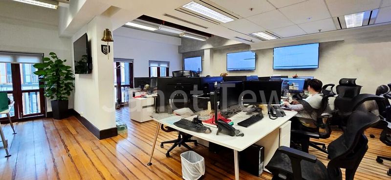 Office for Rent: Capital Square - Image 4