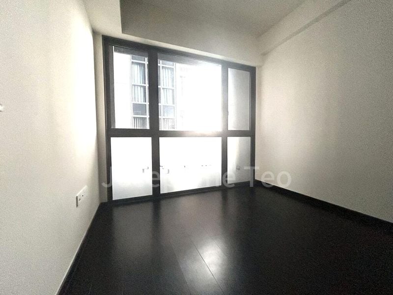 4 Bed Condo for Rent in  The Linq @ Beauty World - Image 3