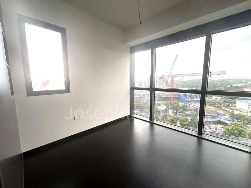 4 Bed Condo for Rent in  The Linq @ Beauty World - Image 4