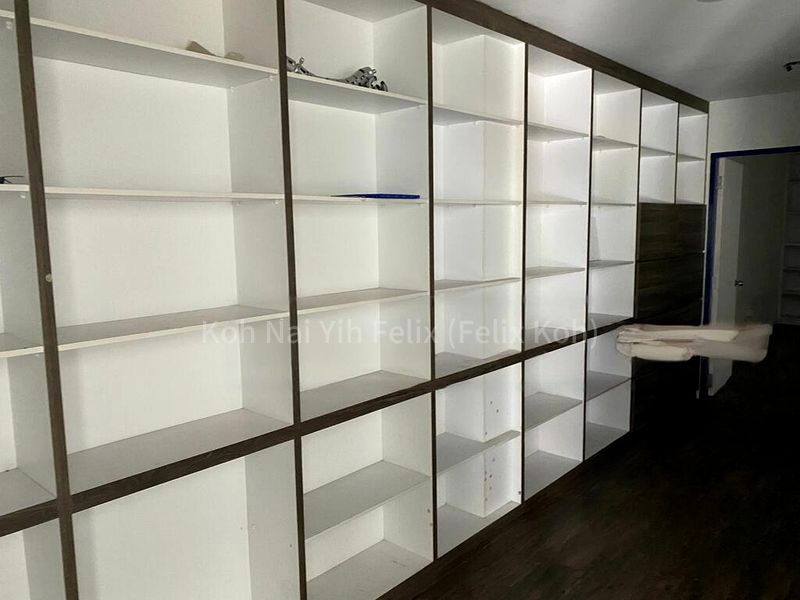 Light Industrial (B1) for Rent: Tagore Lane - Image 2