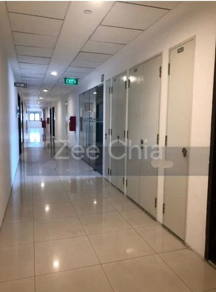 Light Industrial (B1) for Rent: Vertex - 1, 3, 5 & 7 Enterprise Street, B1 Industrial Complex & Shop - Image 2