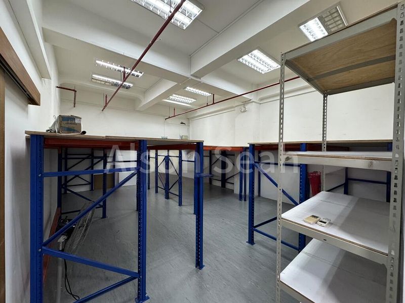 Light Industrial (B1) for Rent: Golden Wheel Building - Image 5