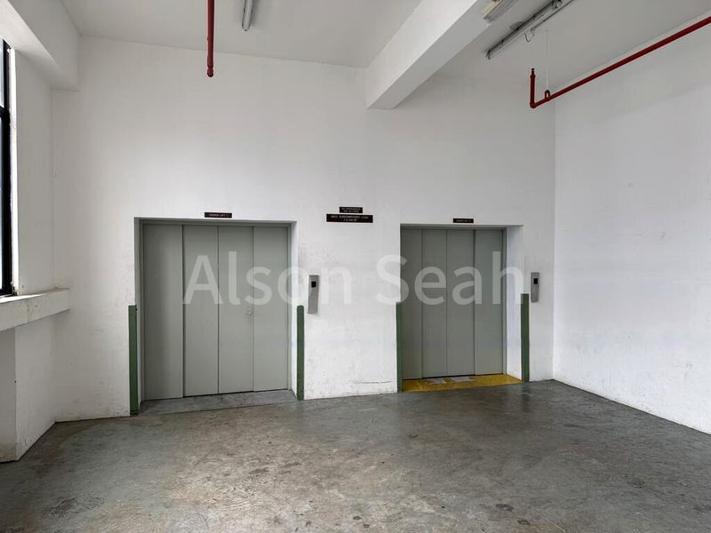 Light Industrial (B1) for Rent: Golden Wheel Building - Image 7