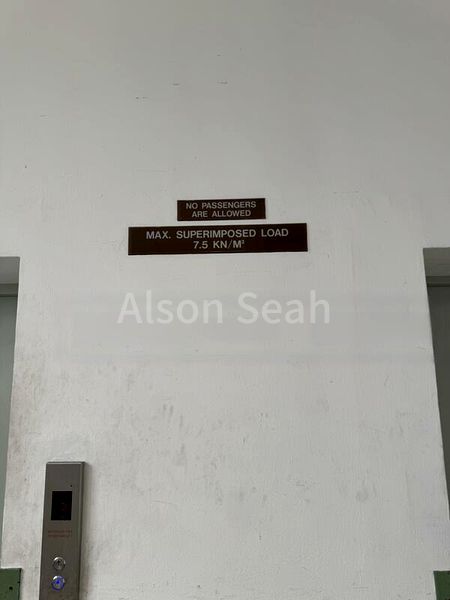 Light Industrial (B1) for Rent: Golden Wheel Building - Image 8