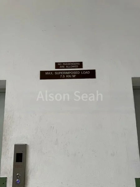 Light Industrial (B1) for Rent: Golden Wheel Building - Image 8