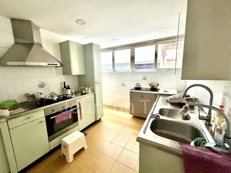 3 Bed Condo for Sale in  Bedok Court - Image 5