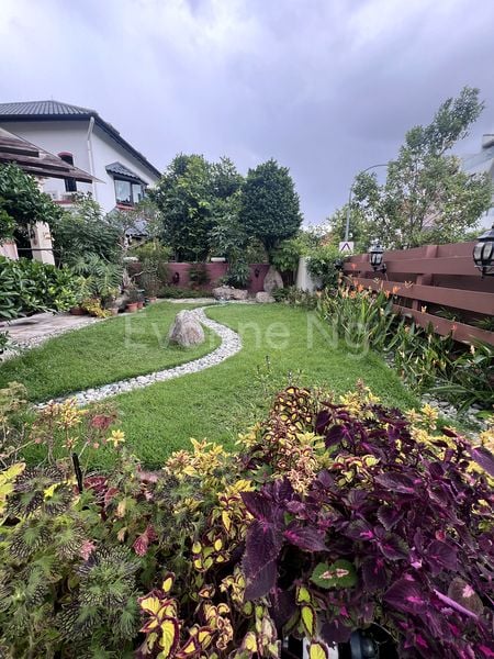 6+1 Bed Semi-Detached House (Landed) for Sale in Sembawang Park - Image 1