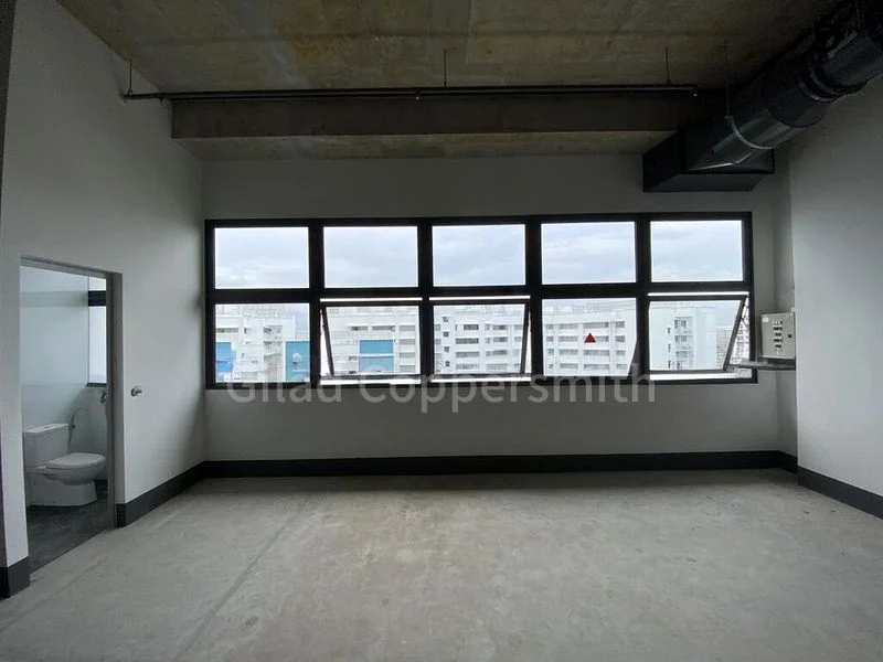 Light Industrial (B1) for Rent: Nordcom II - Image 3