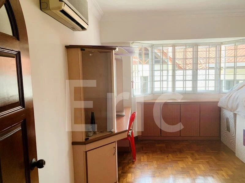 5 Bed Semi-Detached House (Landed) for Sale in  Simon Place - Image 4