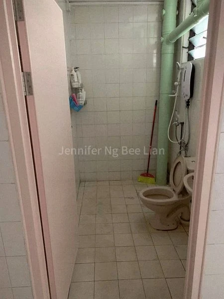 Common Room (HDB) for Rent in  941 Hougang Street 92 - Image 4