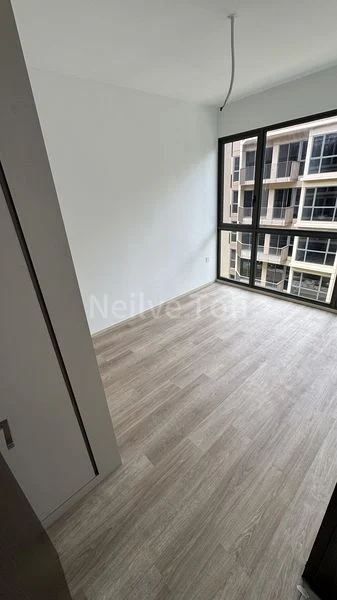 2 Bed Apartment (Condo) for Sale in  The Watergardens At Canberra - Image 6