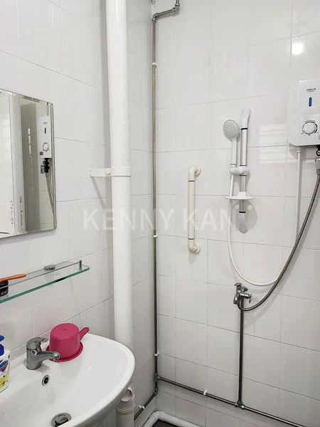 Common Room (HDB) for Rent in  243 Tampines Street 21 - Image 7