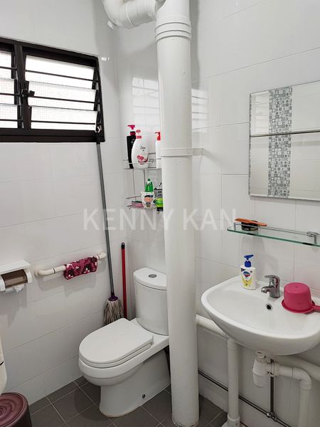 Common Room (HDB) for Rent in  243 Tampines Street 21 - Image 8