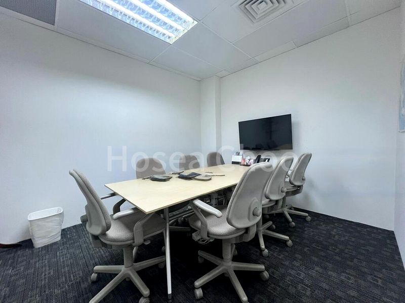 Office for Rent: International Plaza - Image 5