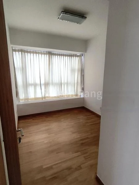 4 Bed Condo for Rent in  Urbana - Image 9