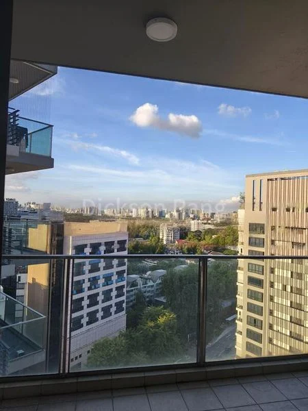 4 Bed Condo for Rent in  Urbana - Image 1