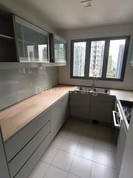 4 Bed Condo for Rent in  Urbana - Image 11