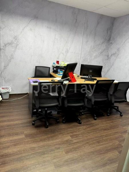 Office for Rent: Textile Centre - Image 2