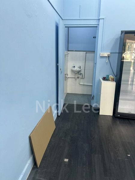Shop / Shophouse for Rent: 2 Beach Road - Image 2