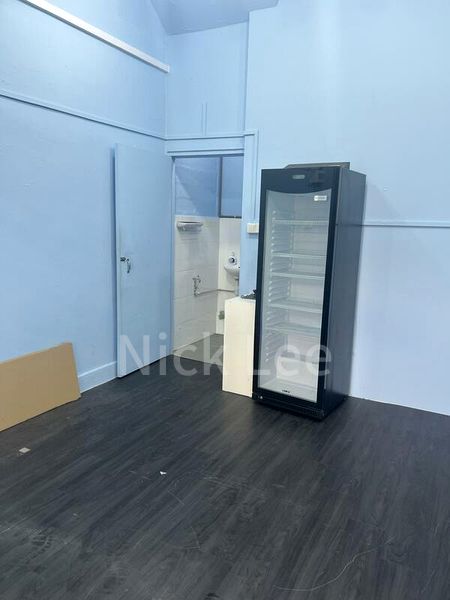 Shop / Shophouse for Rent: 2 Beach Road - Image 3