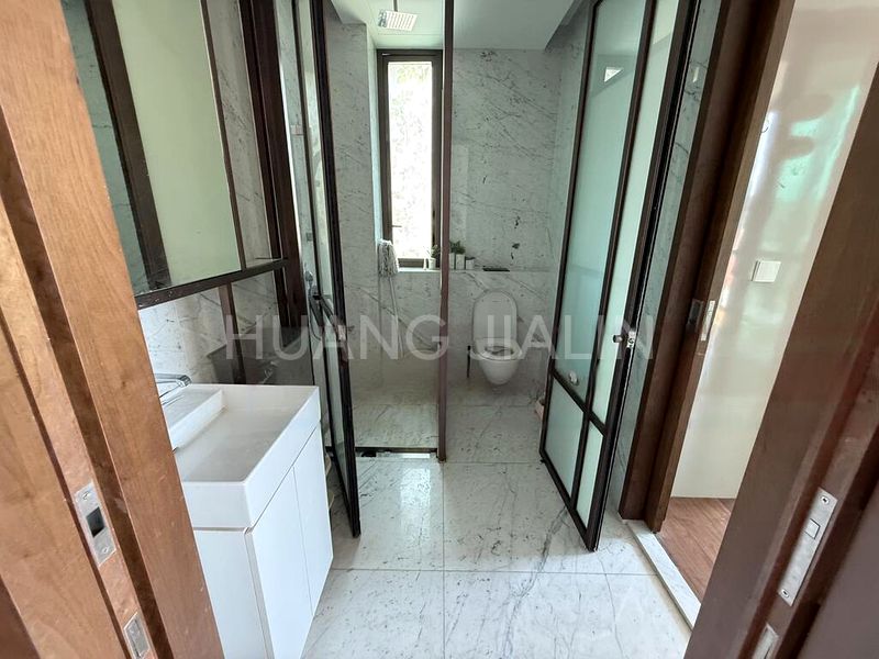 2 Bed Condo for Rent in 8 Hullet - Image 4