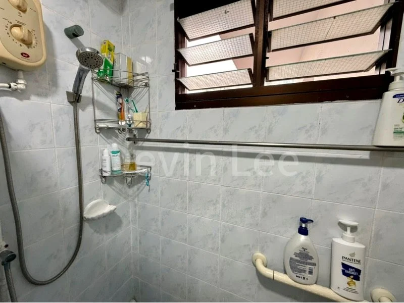 Common Room (HDB) for Rent in  958 Hougang Street 91 - Image 5