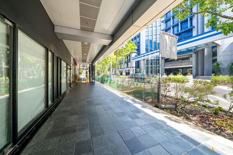 Office for Rent: High Street Plaza - Image 1