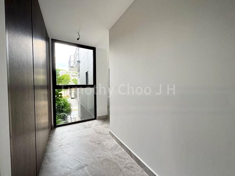 3 Bed Condo for Sale in  The Commodore - Image 9