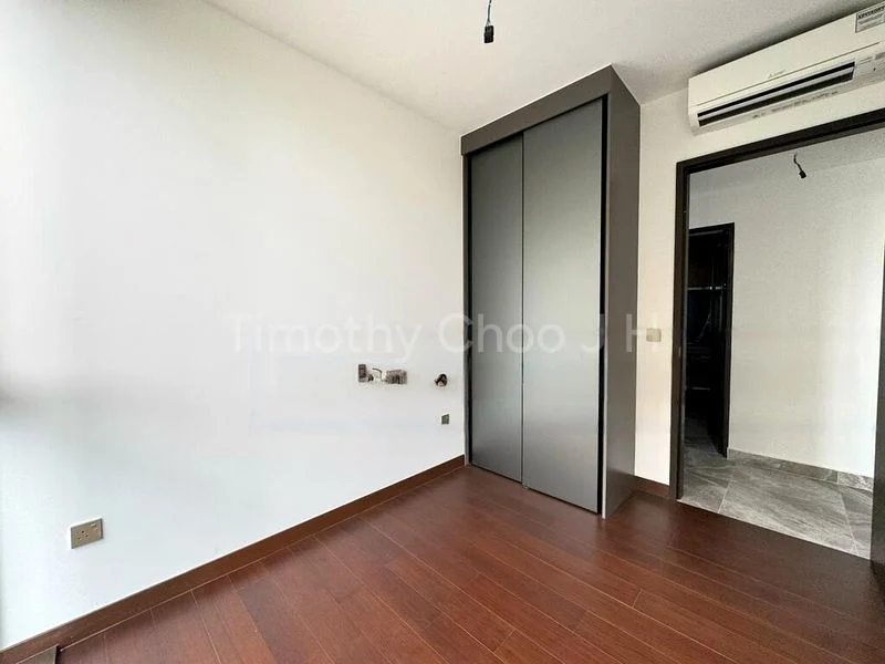 3 Bed Condo for Sale in  The Commodore - Image 4
