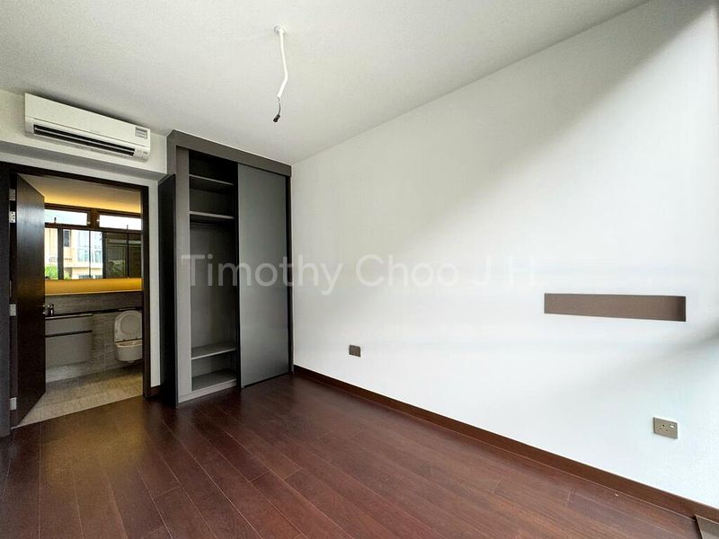 3 Bed Condo for Sale in  The Commodore - Image 3