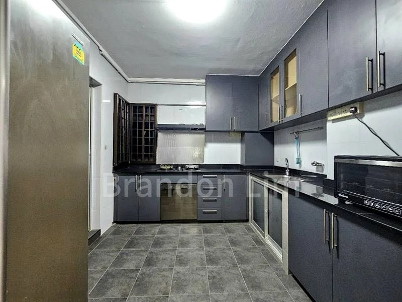 5 Room (5I) HDB for Rent in  10 Lorong 7 Toa Payoh - Image 7