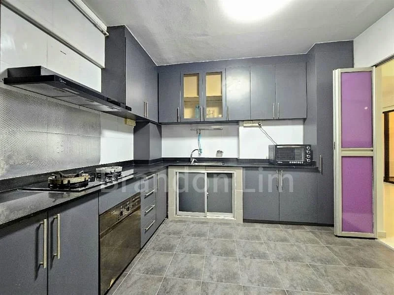 5 Room (5I) HDB for Rent in  10 Lorong 7 Toa Payoh - Image 6