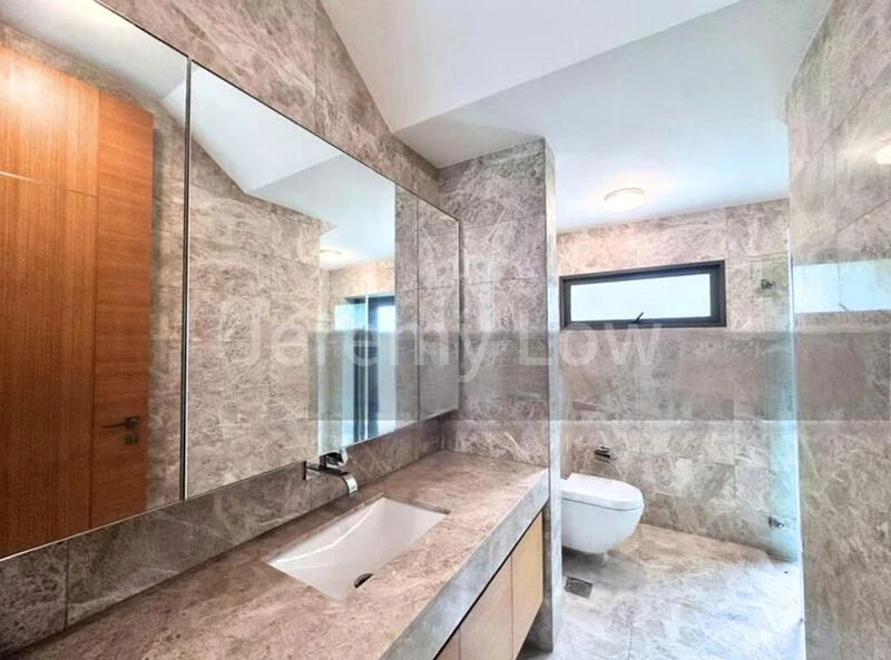 8 Bed Bungalow (Landed) for Rent in  Paradise Island - Image 4