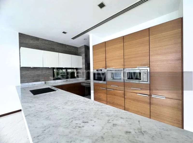 8 Bed Bungalow (Landed) for Rent in  Paradise Island - Image 7