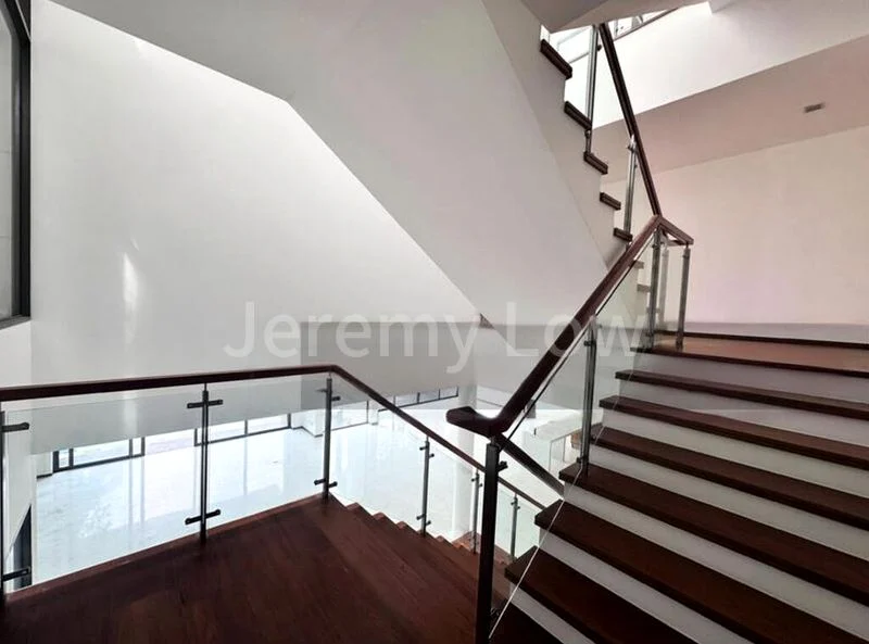 8 Bed Bungalow (Landed) for Rent in  Paradise Island - Image 3