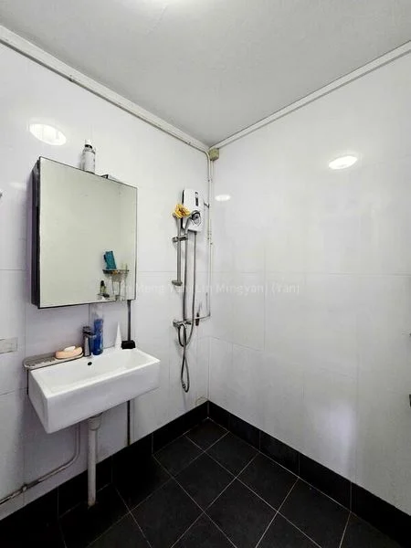 4 Room (4A) HDB for Sale in 765 Pasir Ris Street 71 - Image 8