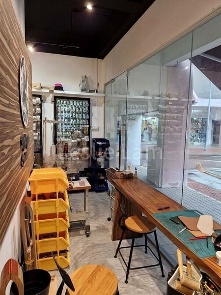 Shop / Shophouse for Rent: 685 Race Course Road - Image 5