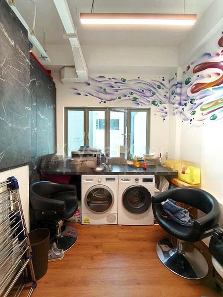 Office for Rent: A Vibrant, Spacious Deluxe Shophouse w/ Lift Access in CBD - Image 11
