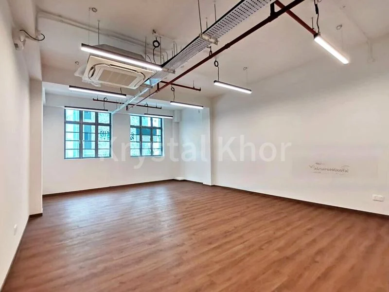 Office for Rent: A Vibrant, Spacious Deluxe Shophouse w/ Lift Access in CBD - Image 1