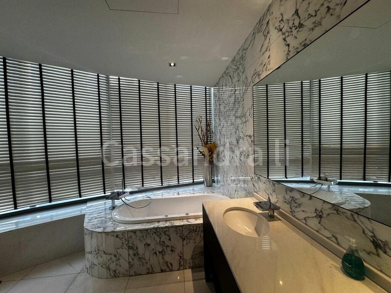 4 Bed Condo for Rent in  Cliveden At Grange - Image 1