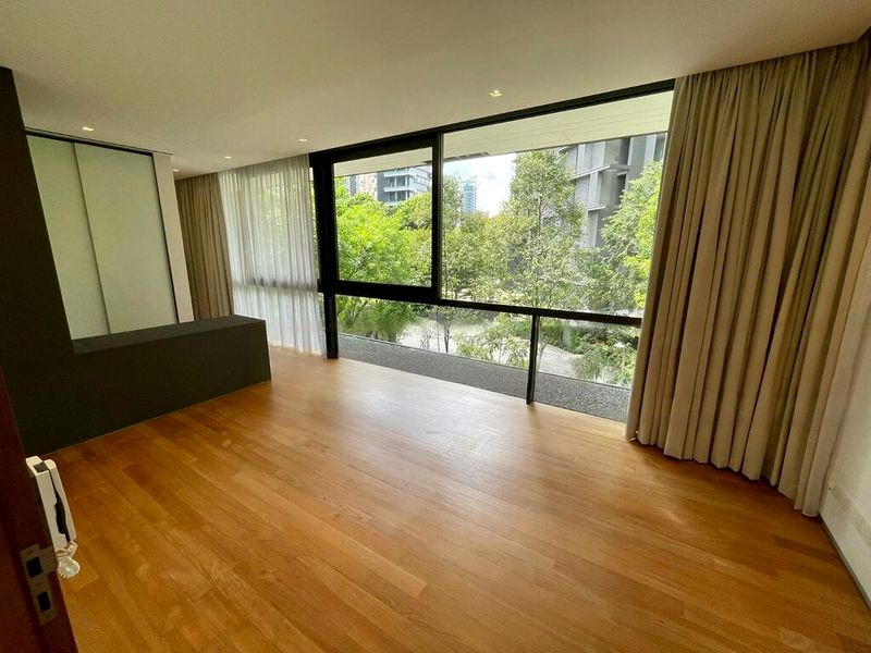 5 Bed Semi-Detached House (Landed) for Sale in  Paterson Suites - Image 2