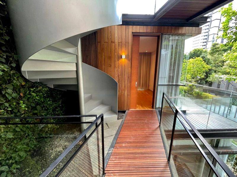 5 Bed Semi-Detached House (Landed) for Sale in  Paterson Suites - Image 4