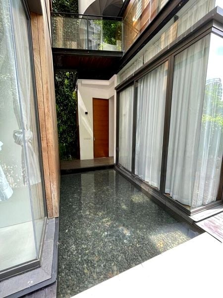 5 Bed Semi-Detached House (Landed) for Sale in  Paterson Suites - Image 1