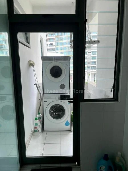 2 Bed Condo for Rent in  Watermark Robertson Quay - Image 3